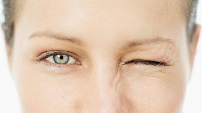 Giật, nháy mắt phải nam nữ theo giờ báo hiệu điềm tốt hay xấu?